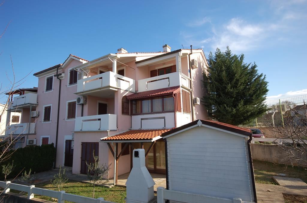 Apartment Zlatica By El-Pi Tours Malinska Kültér fotó