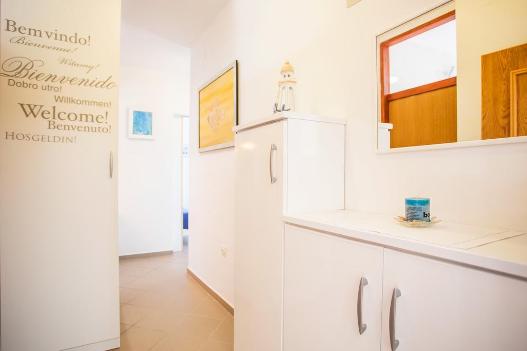 Apartment Zlatica By El-Pi Tours Malinska Kültér fotó