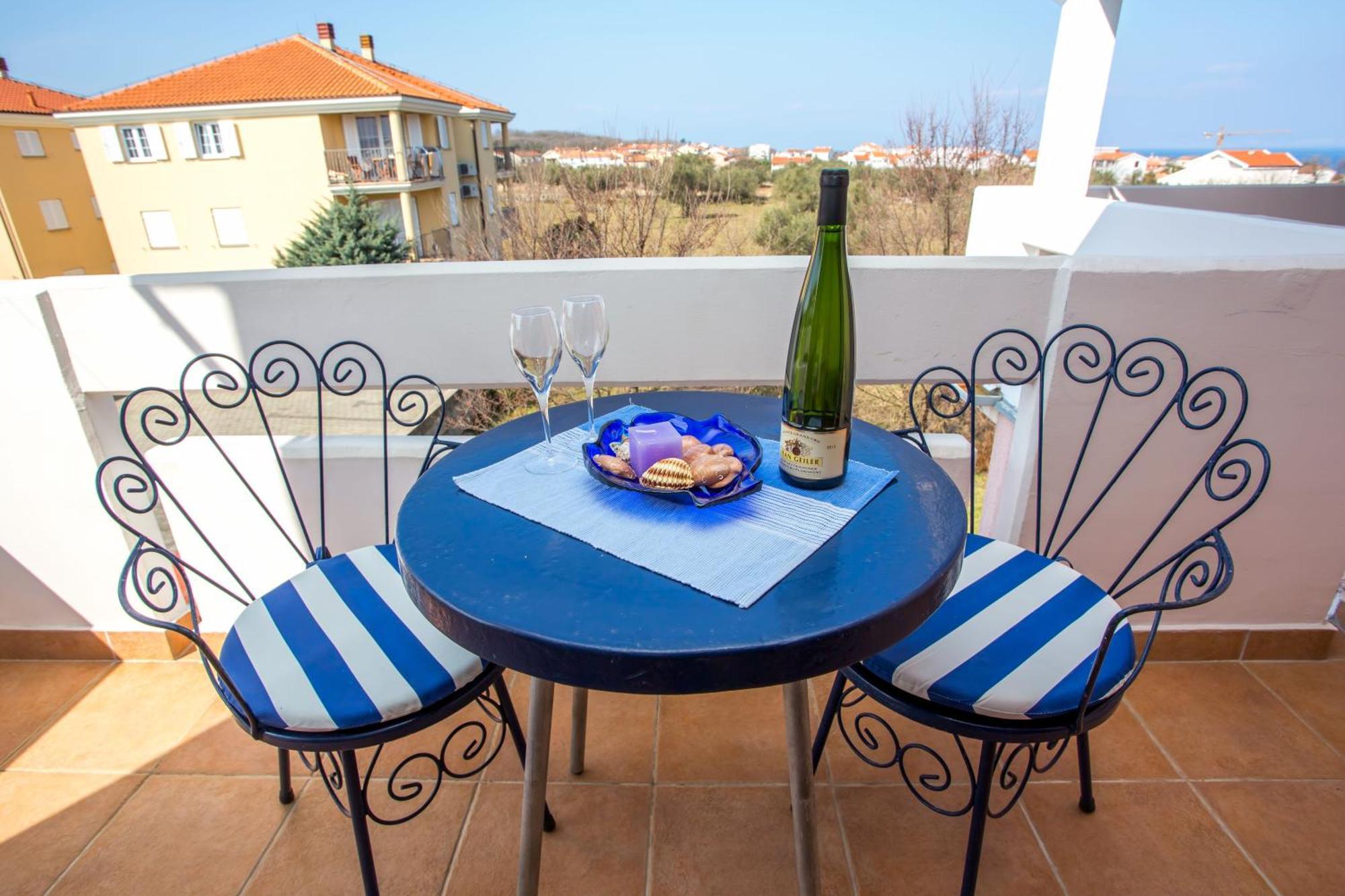 Apartment Zlatica By El-Pi Tours Malinska Kültér fotó